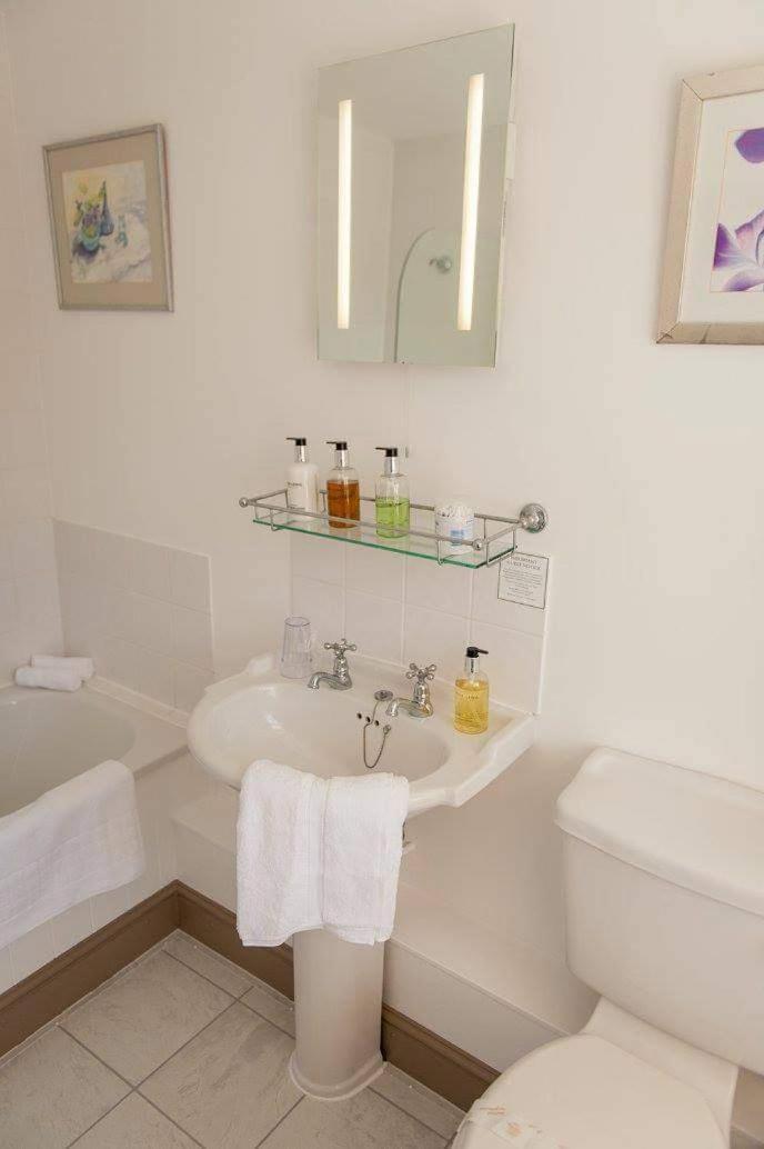 Meadow View Hotel Wighton Room photo